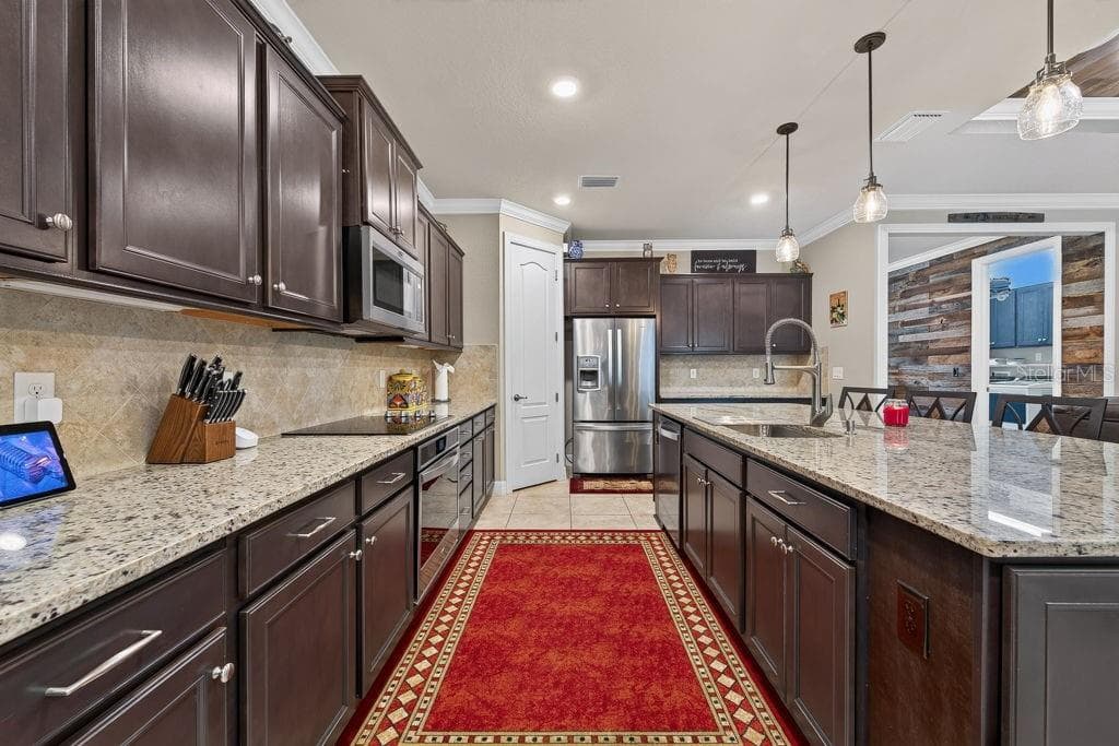 Single Family Residence at 18431 CORTES CREEK BLVD, SPRING HILL, photo 16 of 49