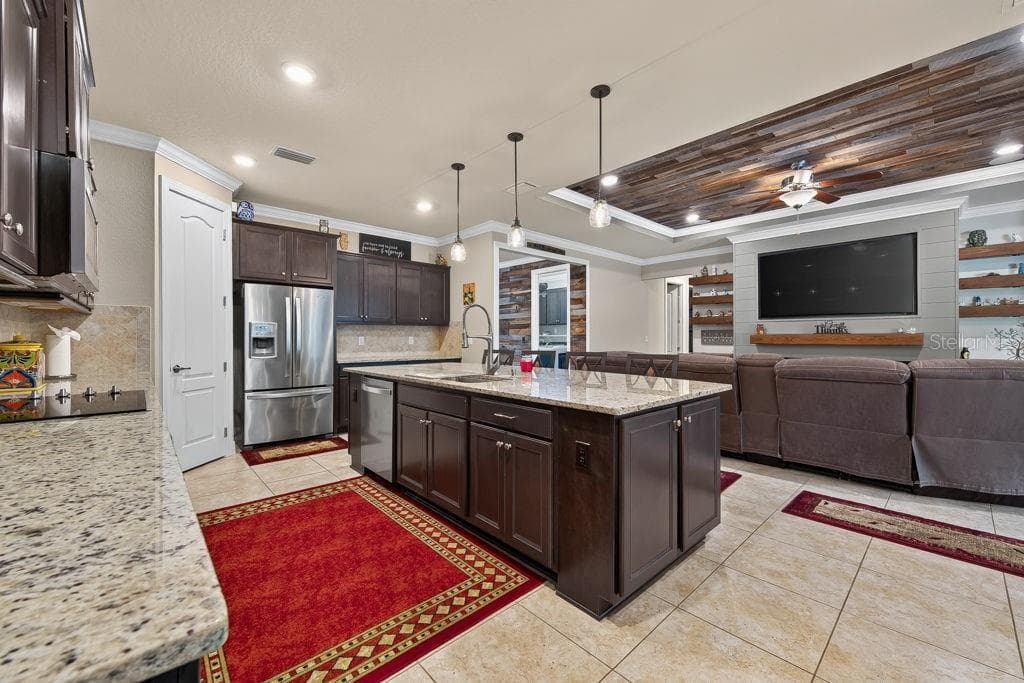 Single Family Residence at 18431 CORTES CREEK BLVD, SPRING HILL, photo 17 of 49