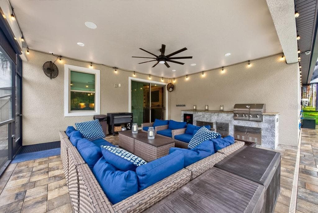 Single Family Residence at 18431 CORTES CREEK BLVD, SPRING HILL, photo 38 of 49