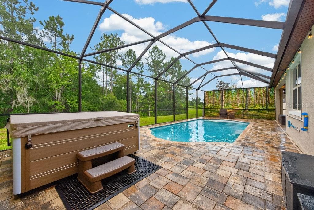 Single Family Residence at 18431 CORTES CREEK BLVD, SPRING HILL, photo 40 of 49