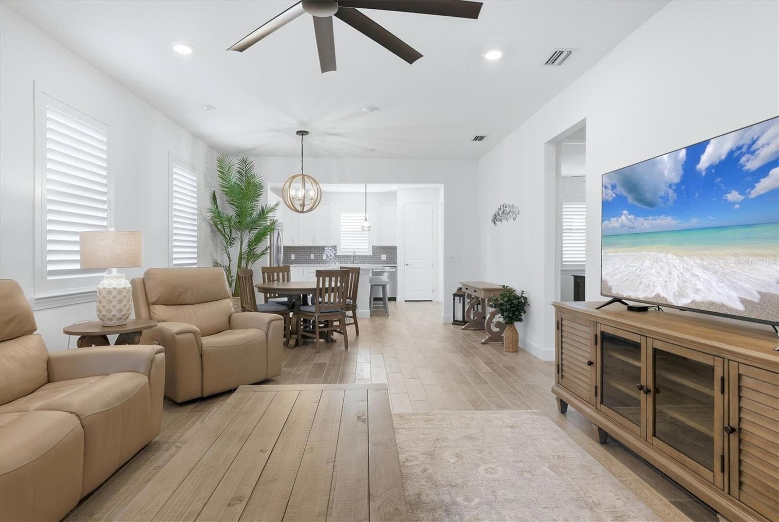 Single Family Residence at 6247 BAYWOOD CT, LAKEWOOD RANCH, photo 6 of 48