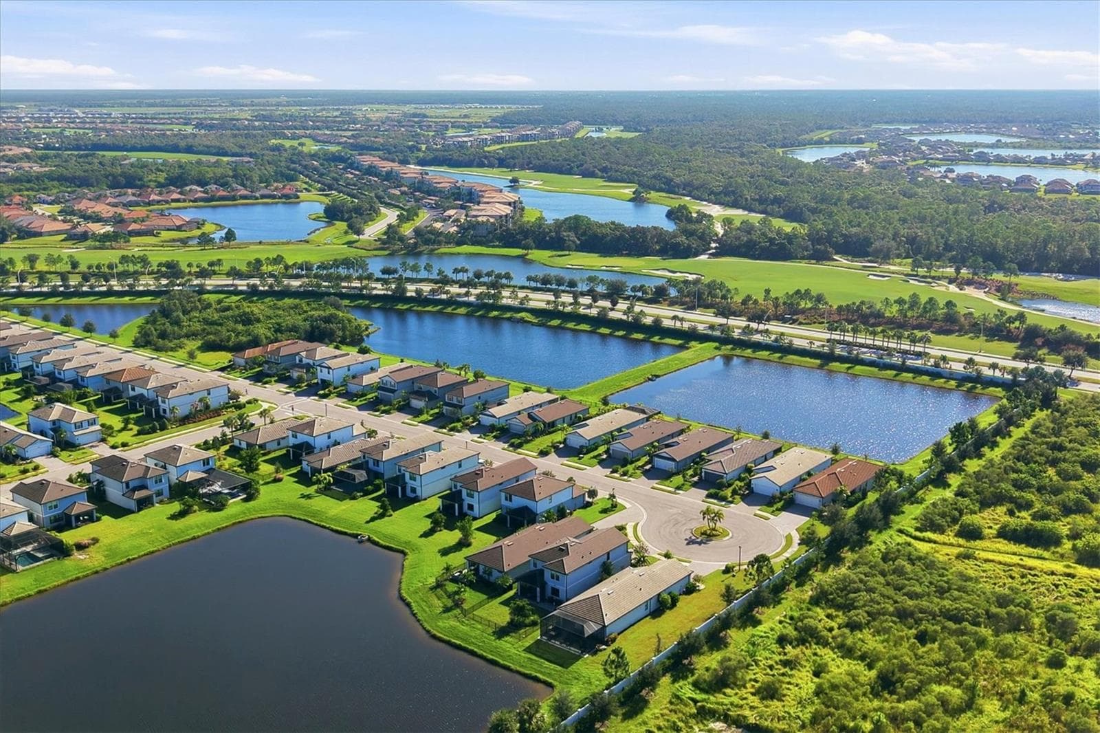 Single Family Residence at 6247 BAYWOOD CT, LAKEWOOD RANCH, photo 31 of 48