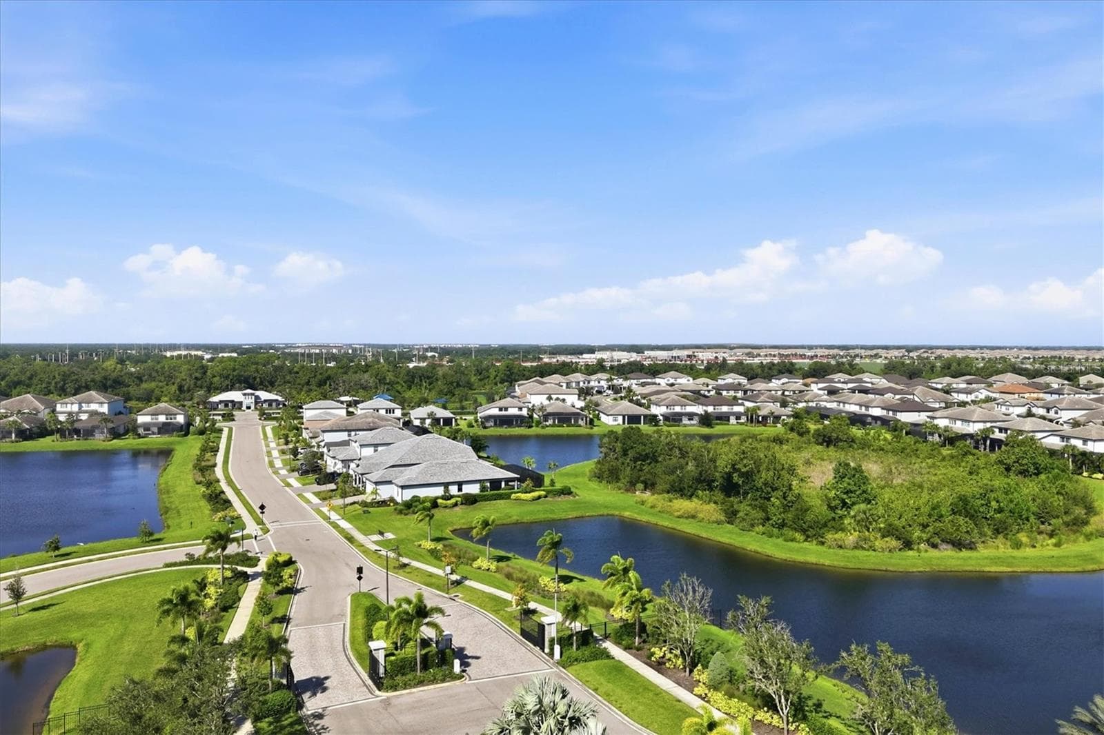 Single Family Residence at 6247 BAYWOOD CT, LAKEWOOD RANCH, photo 33 of 48