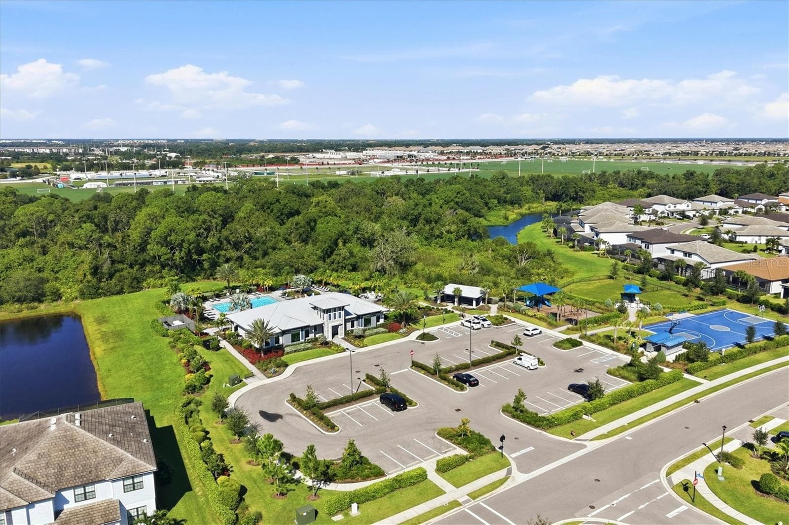 Single Family Residence at 6247 BAYWOOD CT, LAKEWOOD RANCH, photo 34 of 48