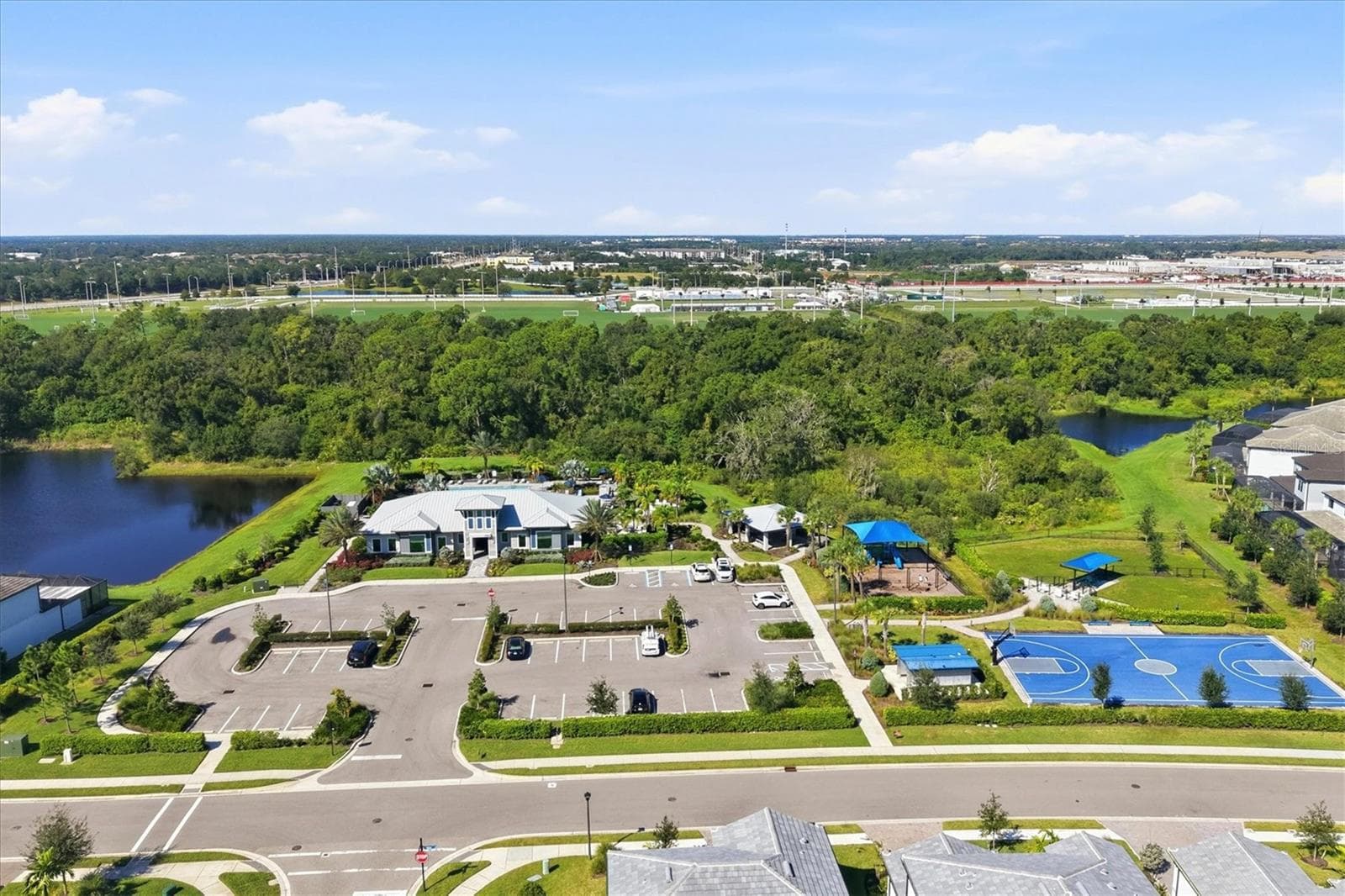 Single Family Residence at 6247 BAYWOOD CT, LAKEWOOD RANCH, photo 35 of 48