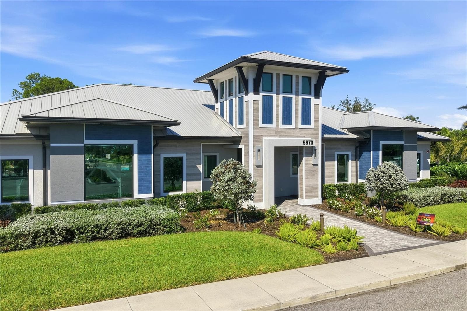 Single Family Residence at 6247 BAYWOOD CT, LAKEWOOD RANCH, photo 37 of 48