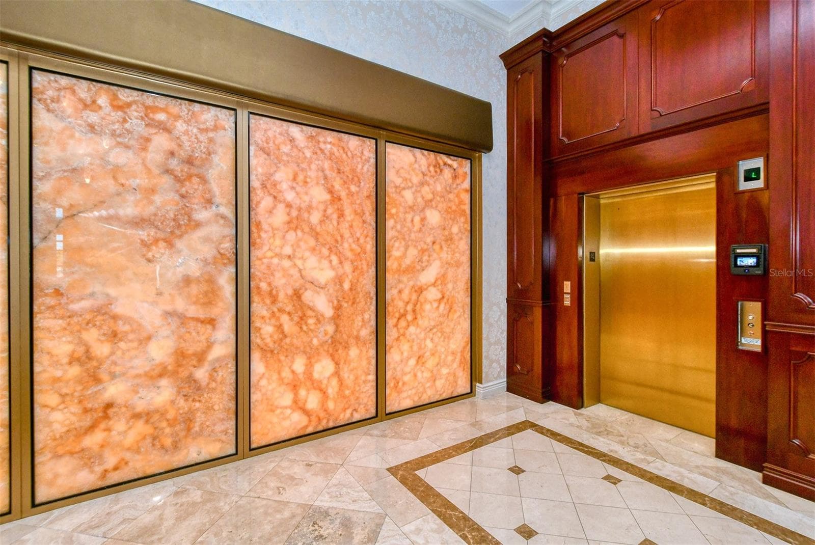 Condominium at 1233 N GULFSTREAM AVE #1404, SARASOTA, photo 24 of 41
