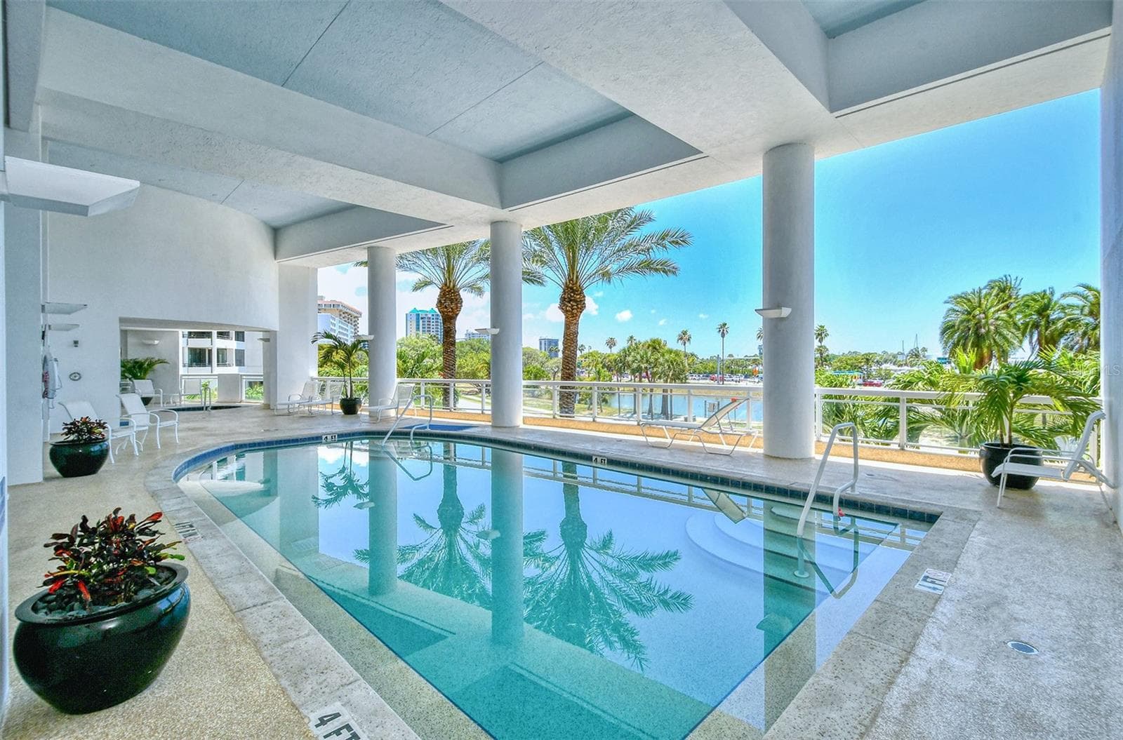 Condominium at 1233 N GULFSTREAM AVE #1404, SARASOTA, photo 34 of 41