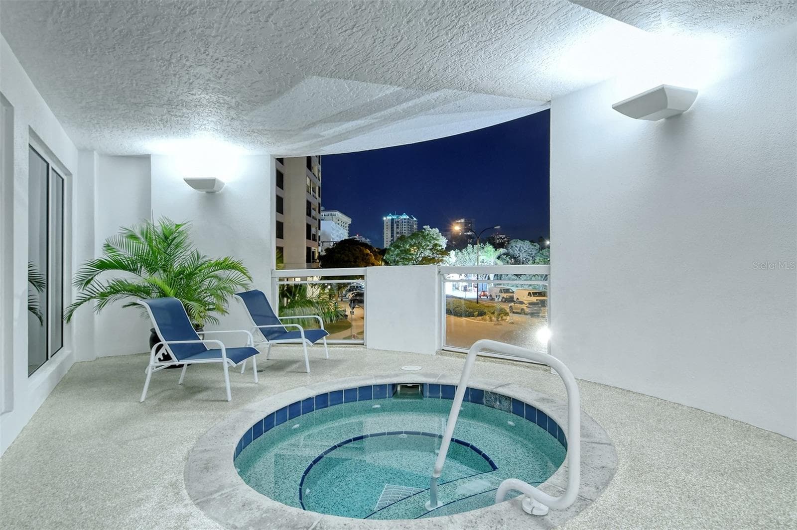 Condominium at 1233 N GULFSTREAM AVE #1404, SARASOTA, photo 37 of 41