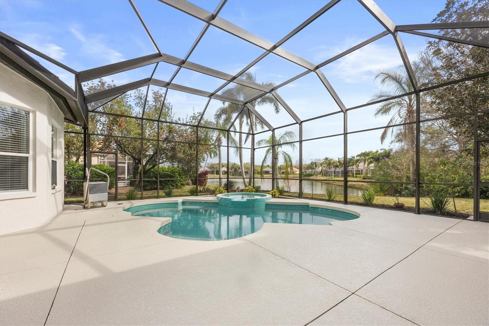 Pool and Spa - 6922 STANHOPE PL, UNIVERSITY PARK