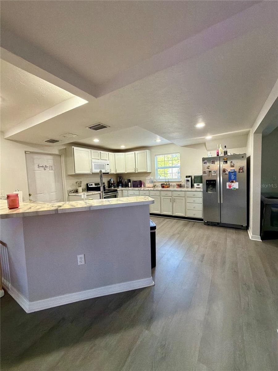 Single Family Residence at 2219 12TH AVE W, BRADENTON, photo 5 of 13