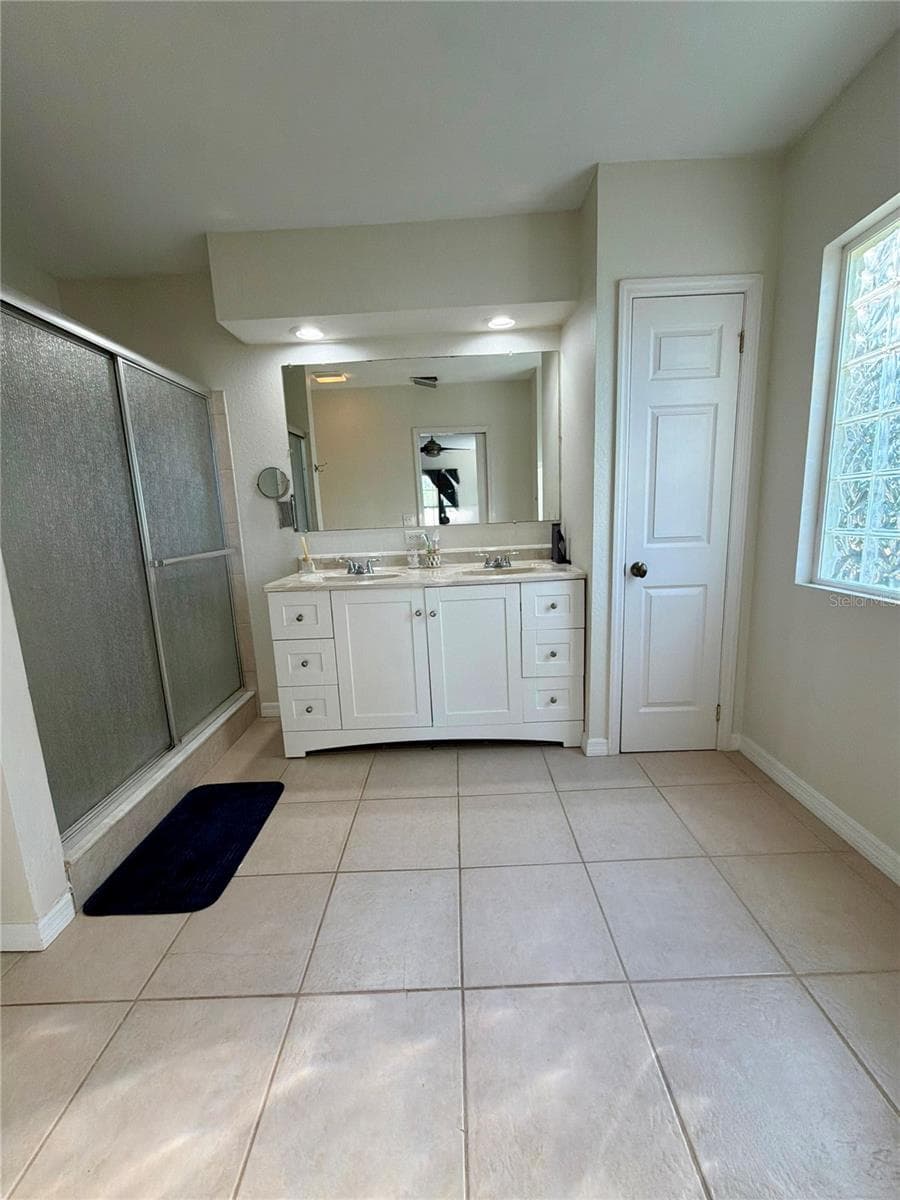 Single Family Residence at 2219 12TH AVE W, BRADENTON, photo 11 of 13