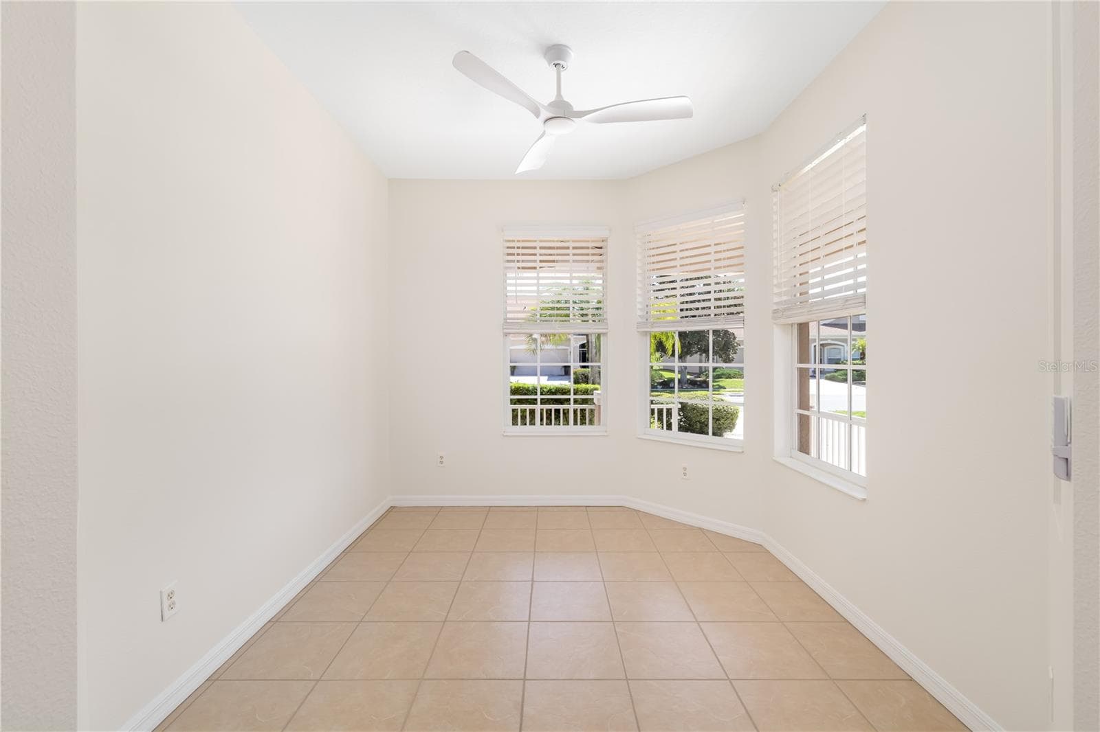 Villa at 4177 LENOX BLVD, VENICE, photo 13 of 66
