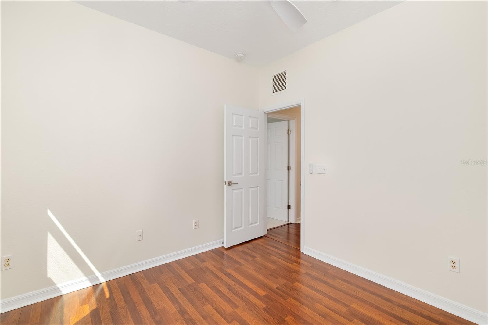 Second Bed - 4177 LENOX BLVD, VENICE