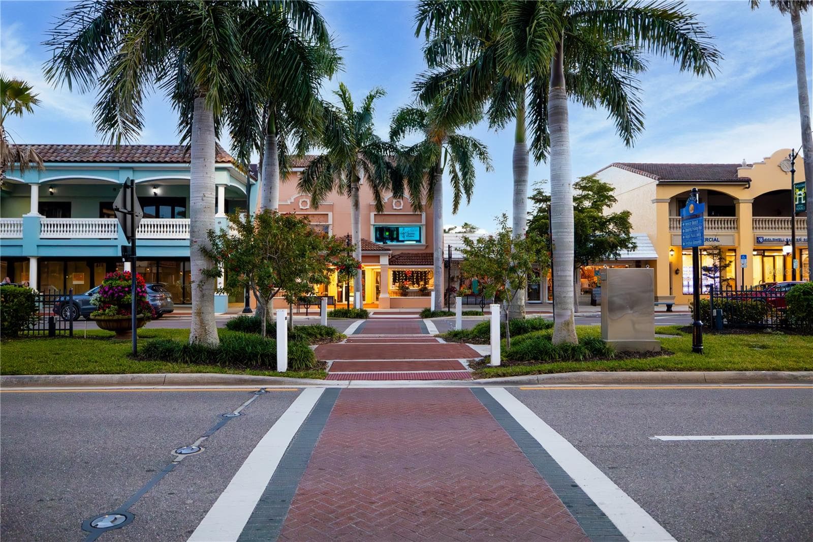 Downtown Venice - 4177 LENOX BLVD, VENICE