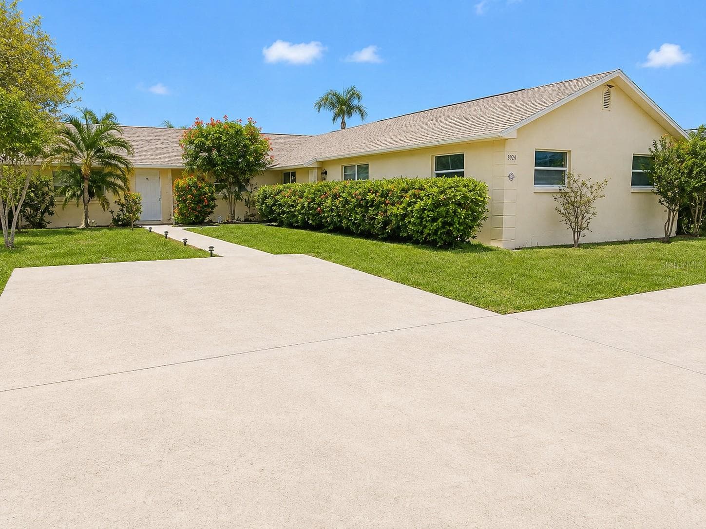 3052 PARK LN