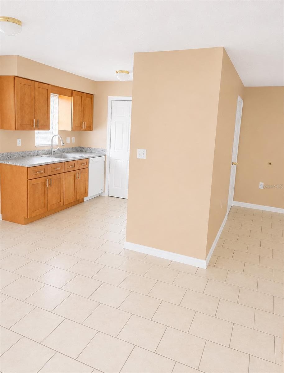 Triplex at 3052 PARK LN, DUNEDIN, photo 18 of 31