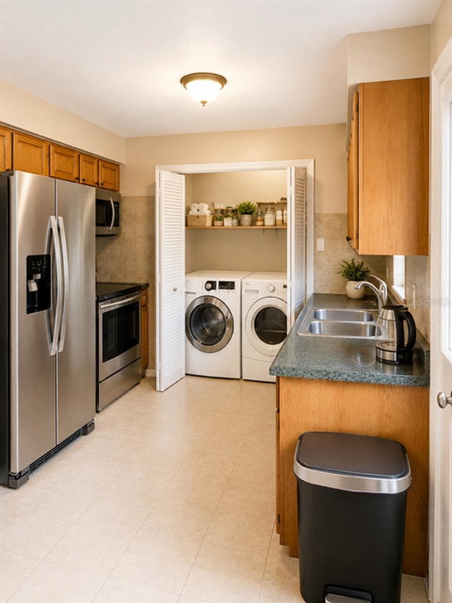 Triplex at 3052 PARK LN, DUNEDIN, photo 28 of 31