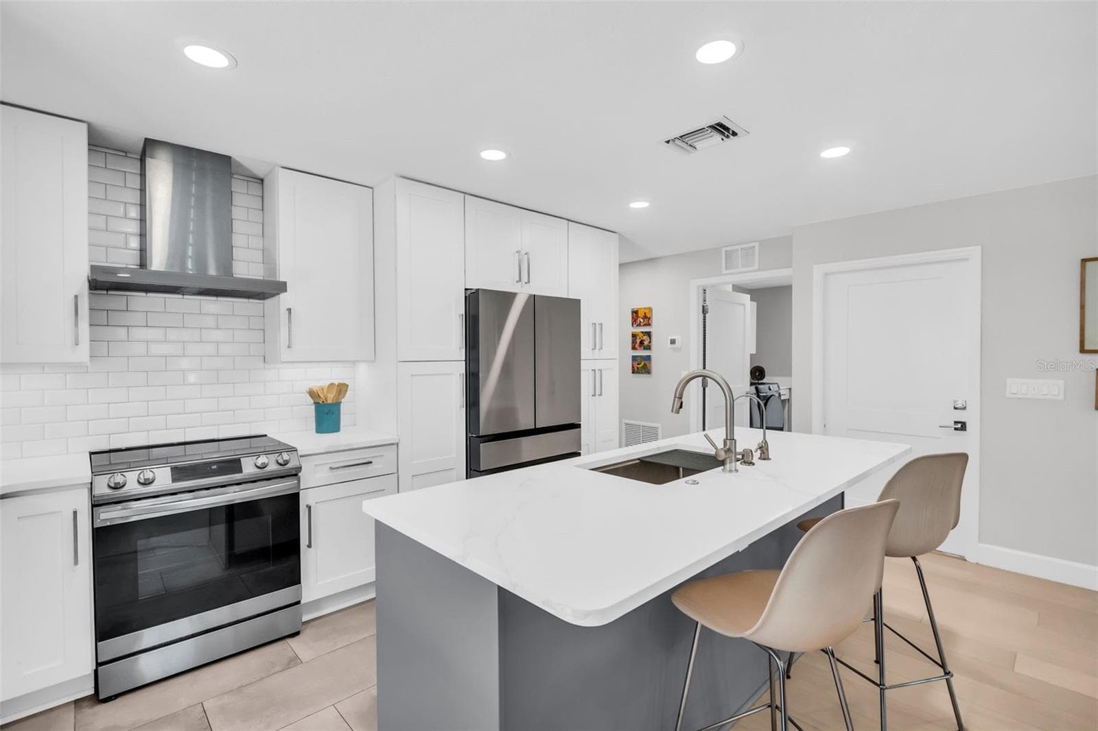 Single Family Residence at 1023 19TH AVE N, ST PETERSBURG, photo 12 of 66