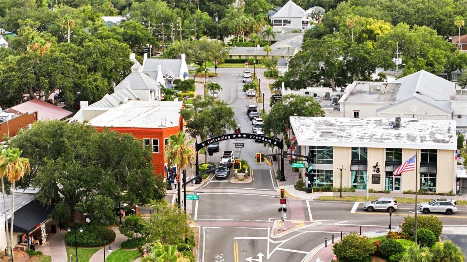 Just a quick golf cart ride to Downtown Dunedin! - 1307 STONEHAVEN LN, DUNEDIN