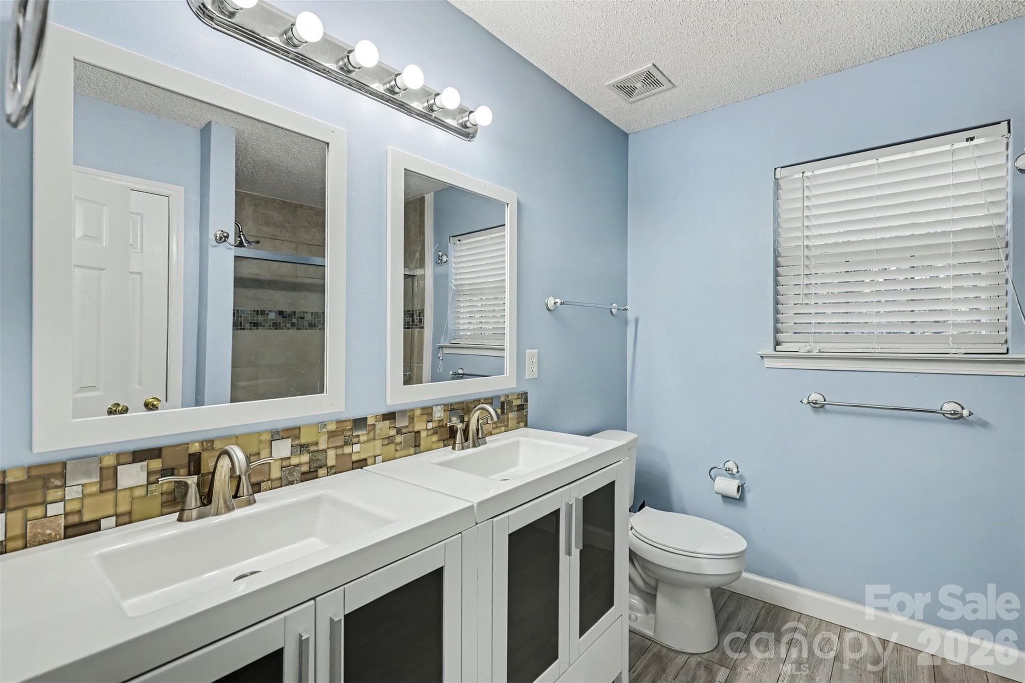 Single Family Residence at 10008 Wild Dogwood Court, Charlotte, photo 14 of 20