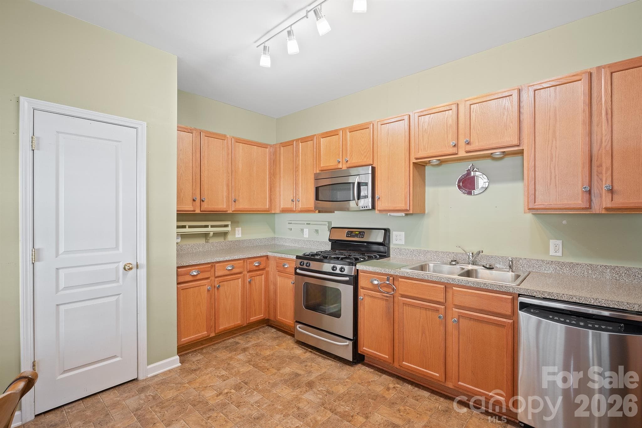 Single Family Residence at 10919 Shelly Renee Drive, Cornelius, photo 5 of 29