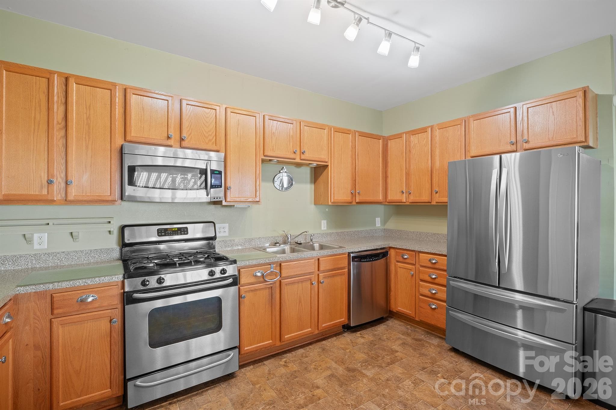 Single Family Residence at 10919 Shelly Renee Drive, Cornelius, photo 6 of 29