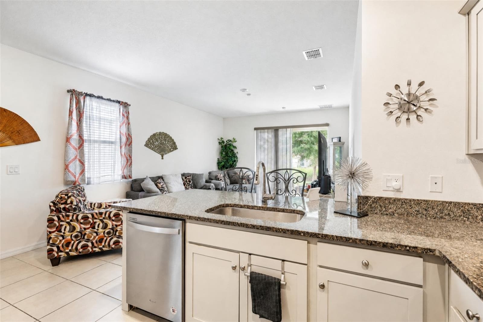 Kitchen - 5255 SUNSHINE DR, WILDWOOD