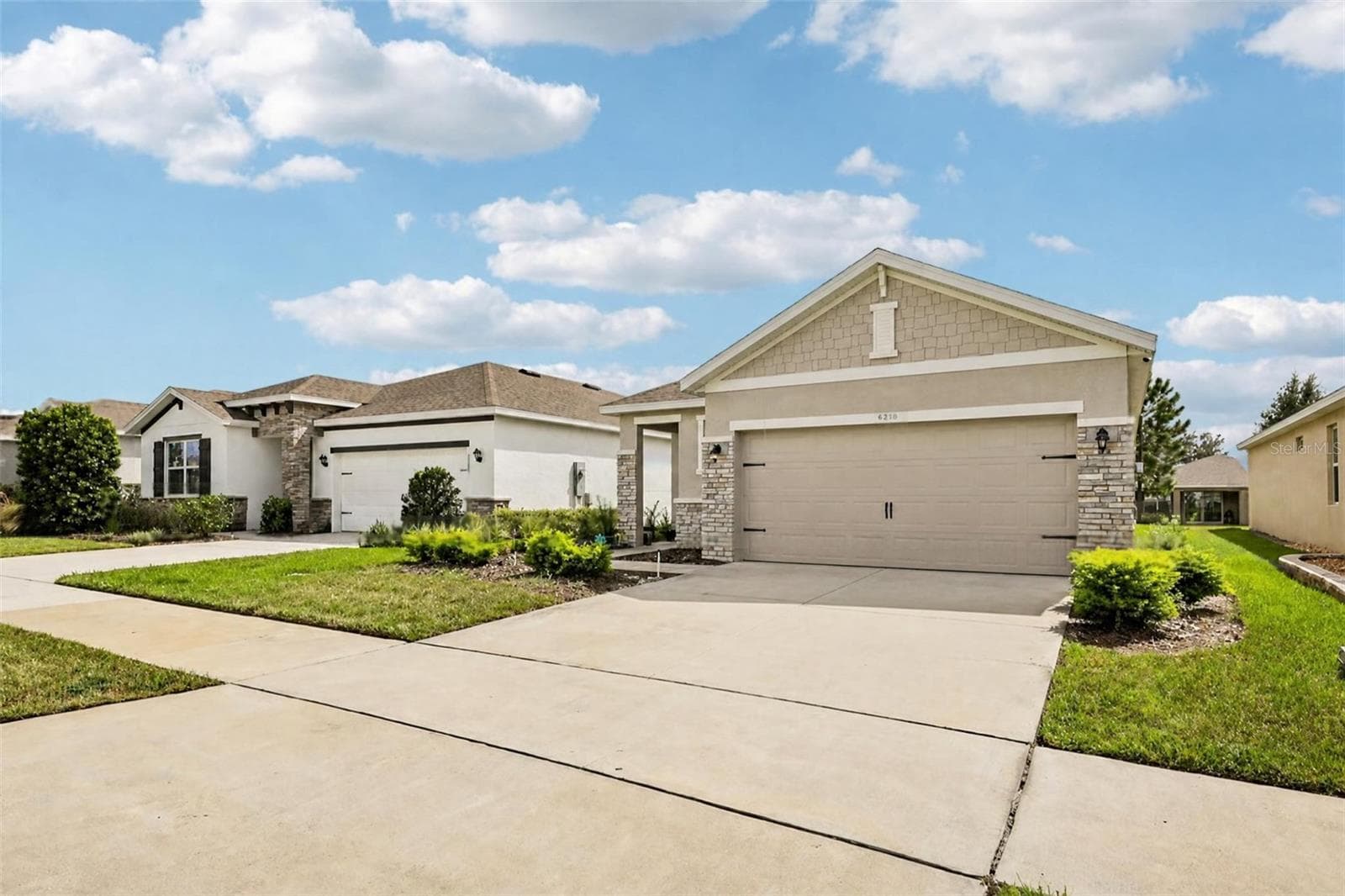 Garage Street View - 5255 SUNSHINE DR, WILDWOOD