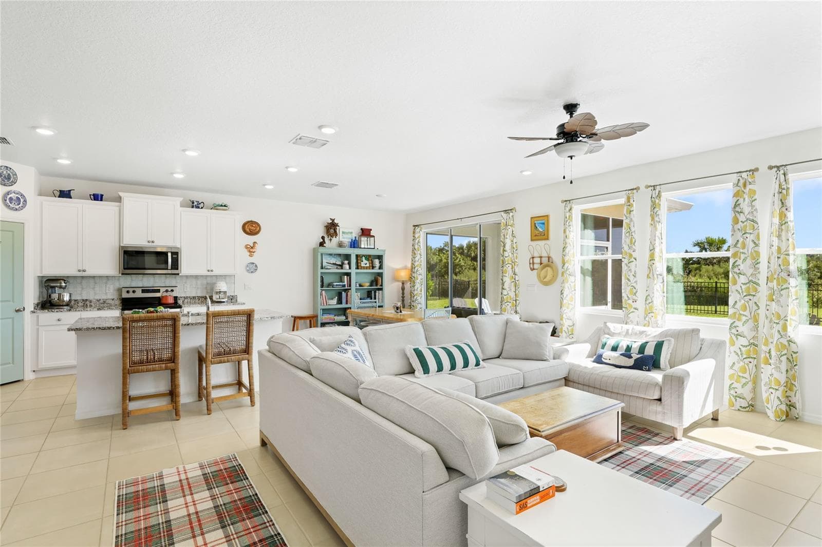 Single Family Residence at 2214 MARSH HARBOUR LOOP, BRADENTON, photo 9 of 43