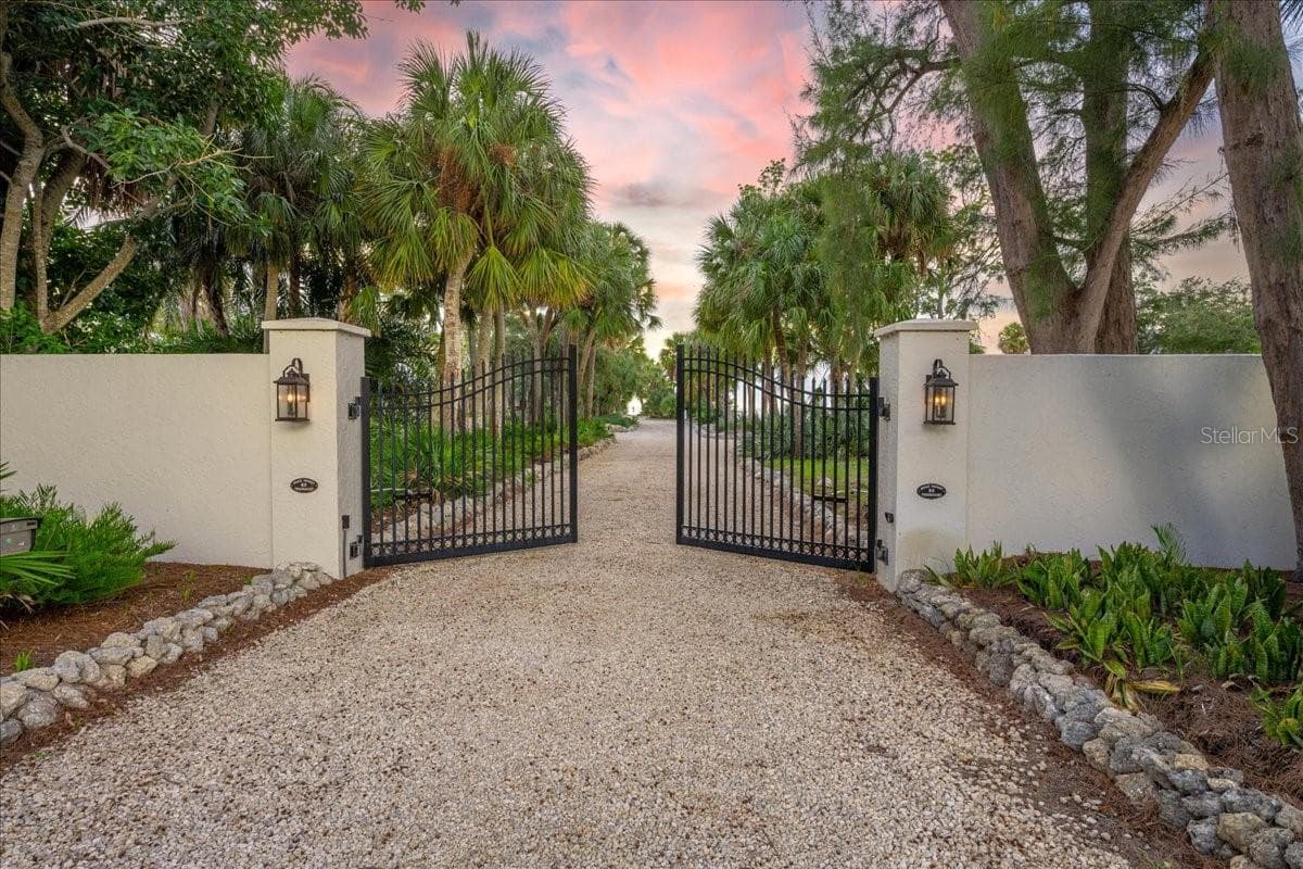 Single Family Residence at 4200 SHELL RD, SARASOTA, photo 7 of 93