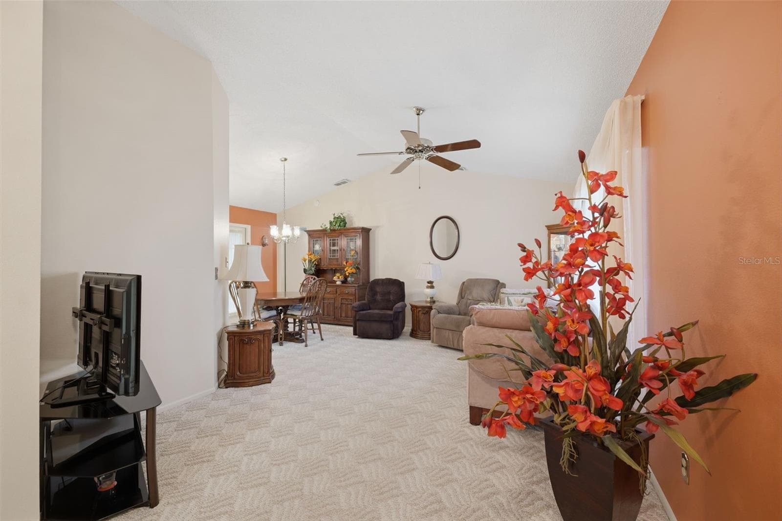 Living - 4424 GASTON ST, SPRING HILL