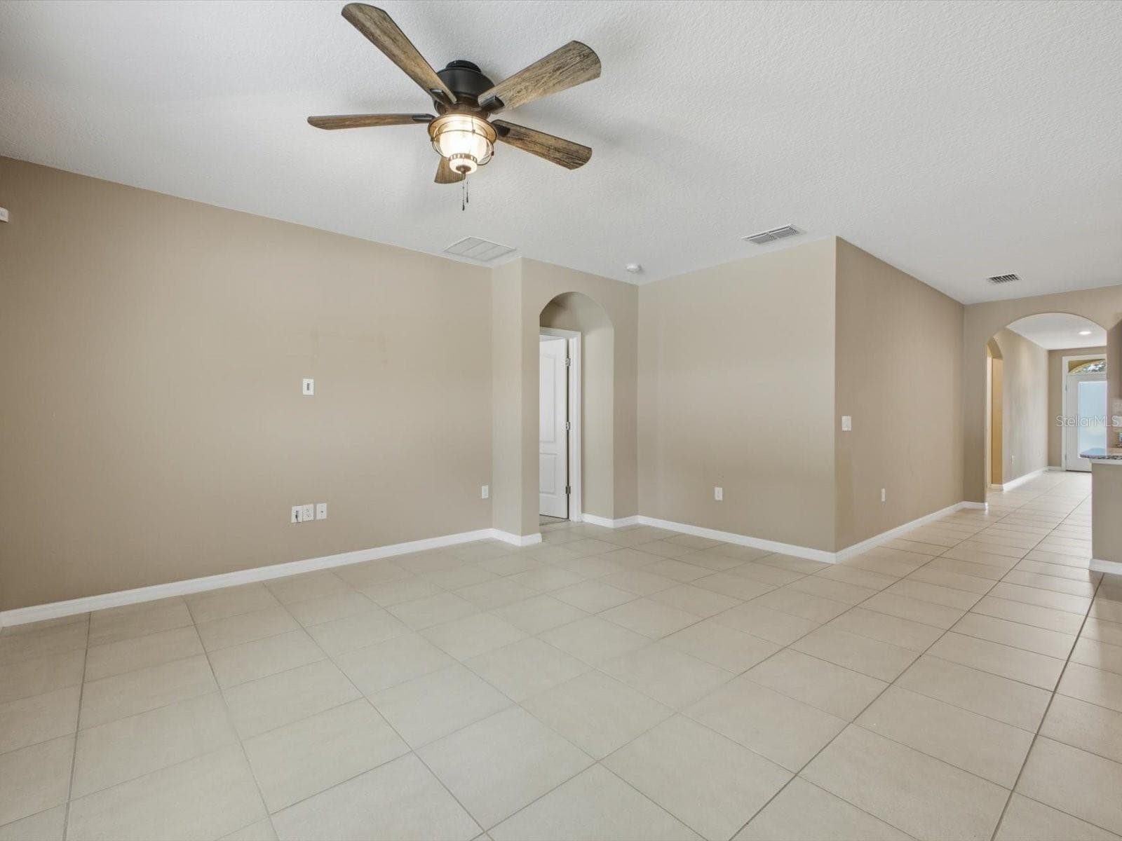 Single Family Residence at 209 TANGLEWOOD DR, DAVENPORT, photo 8 of 30