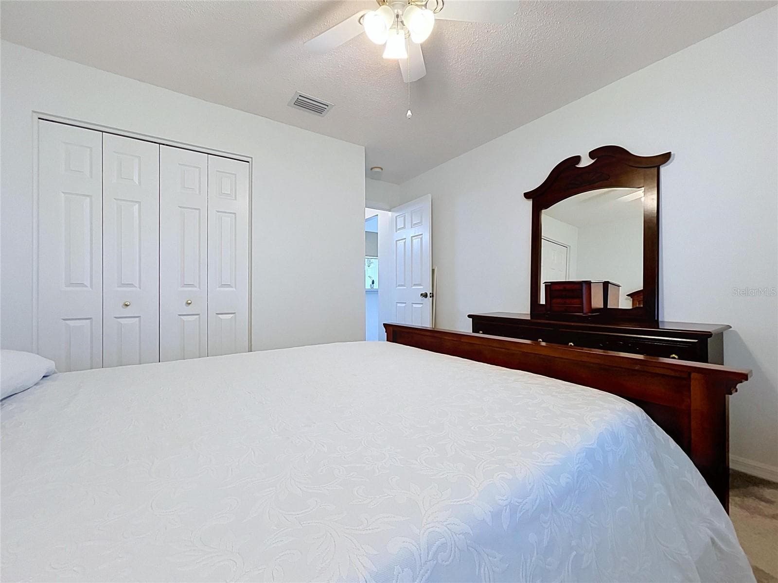 Built-in Closet - 27408 CORAL SPRINGS DR, WESLEY CHAPEL