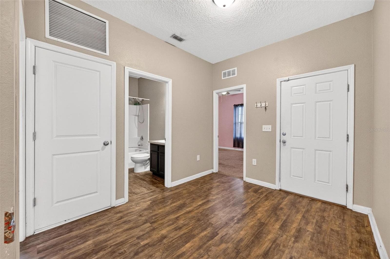 Single Family Residence at 16430 BLOOM CT, GROVELAND, photo 4 of 46