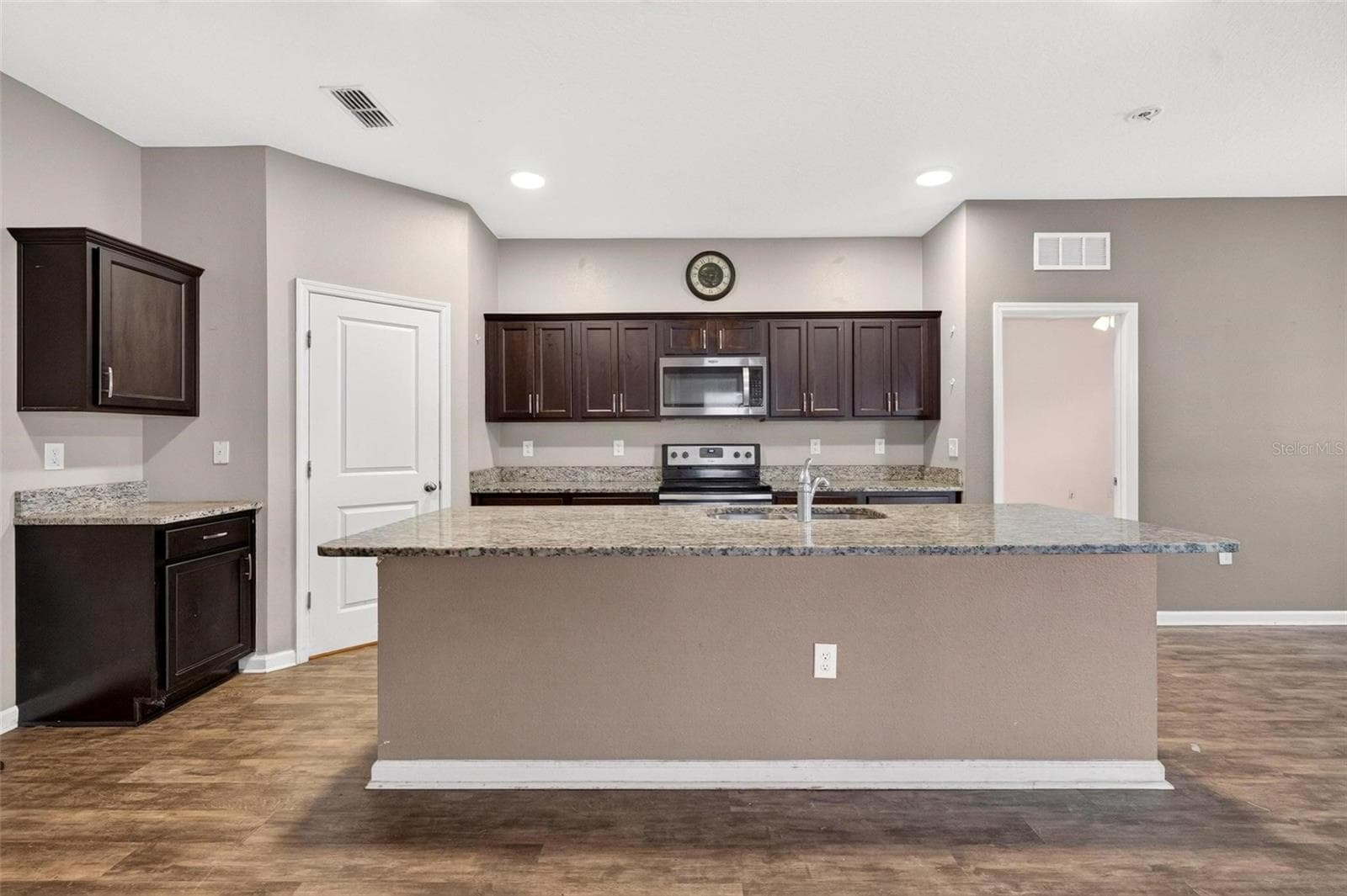 Single Family Residence at 16430 BLOOM CT, GROVELAND, photo 6 of 46
