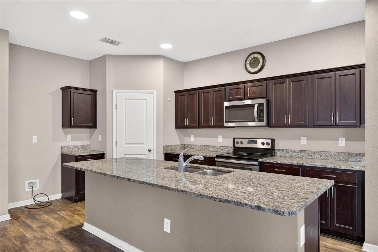 Single Family Residence at 16430 BLOOM CT, GROVELAND, photo 8 of 46