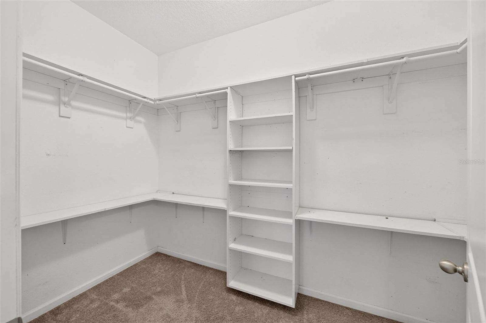 Single Family Residence at 16430 BLOOM CT, GROVELAND, photo 25 of 46