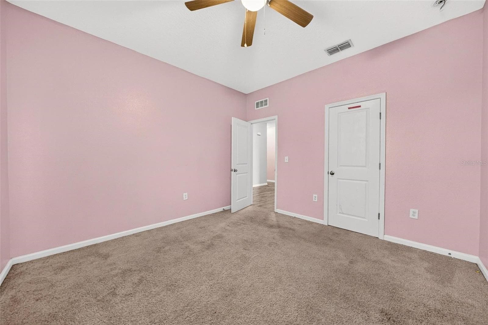 Single Family Residence at 16430 BLOOM CT, GROVELAND, photo 33 of 46