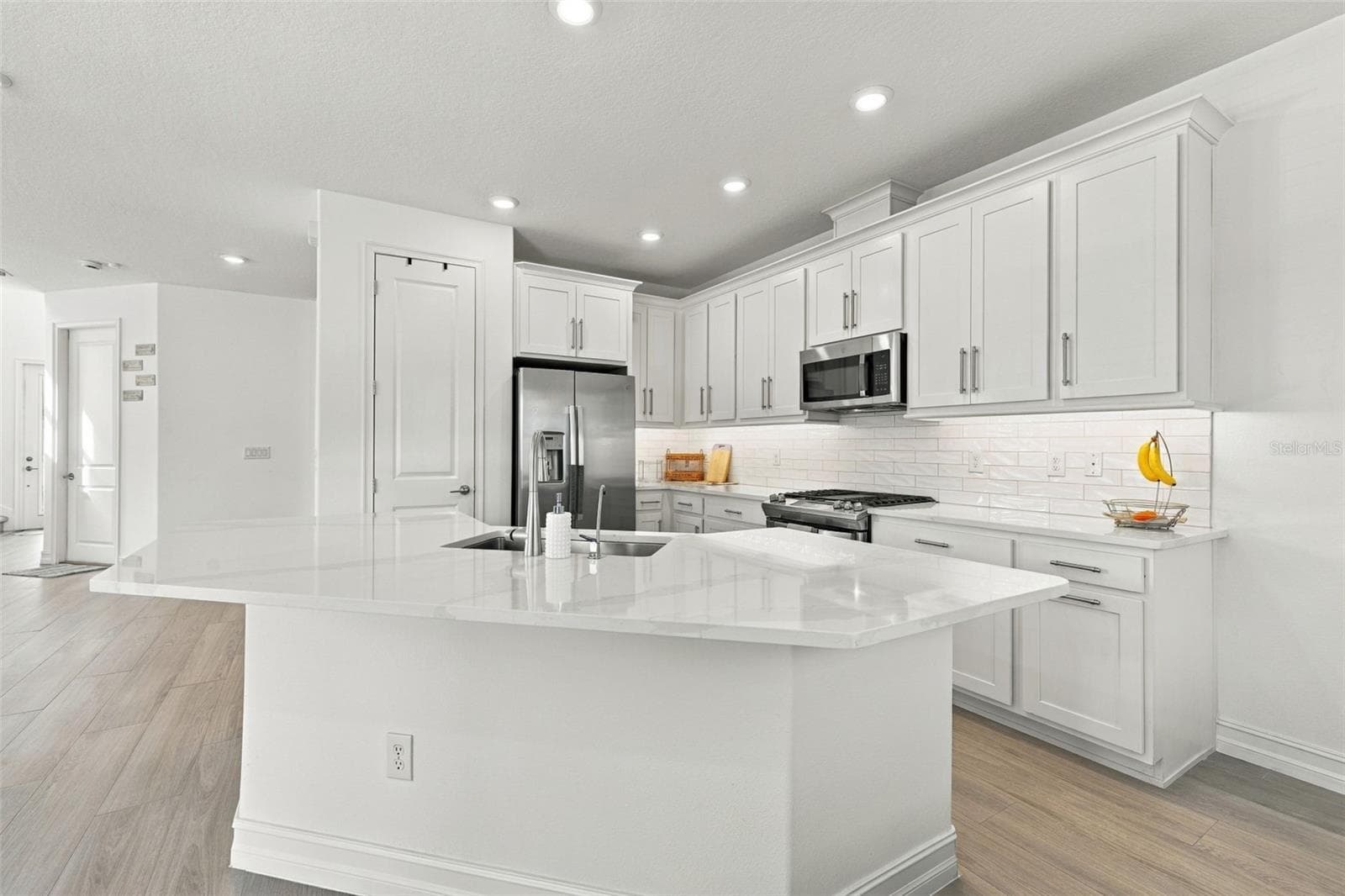 Townhouse at 5127 SAN MARTINO DR, WESLEY CHAPEL, photo 9 of 36