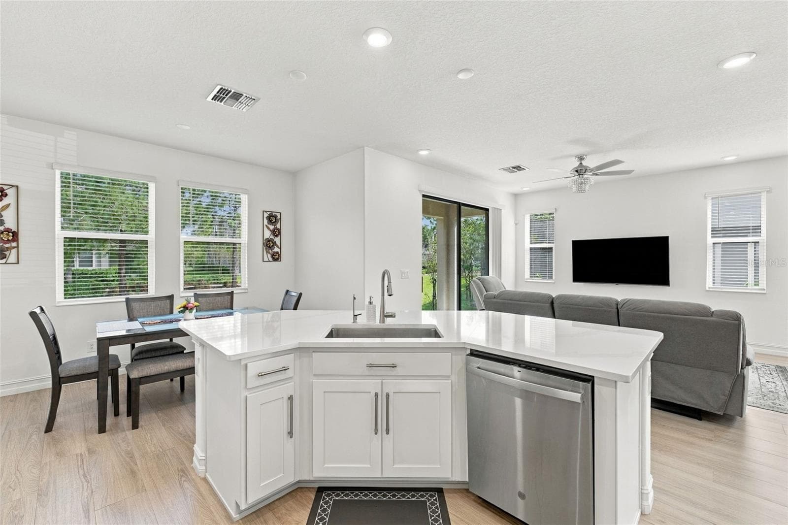Townhouse at 5127 SAN MARTINO DR, WESLEY CHAPEL, photo 11 of 36