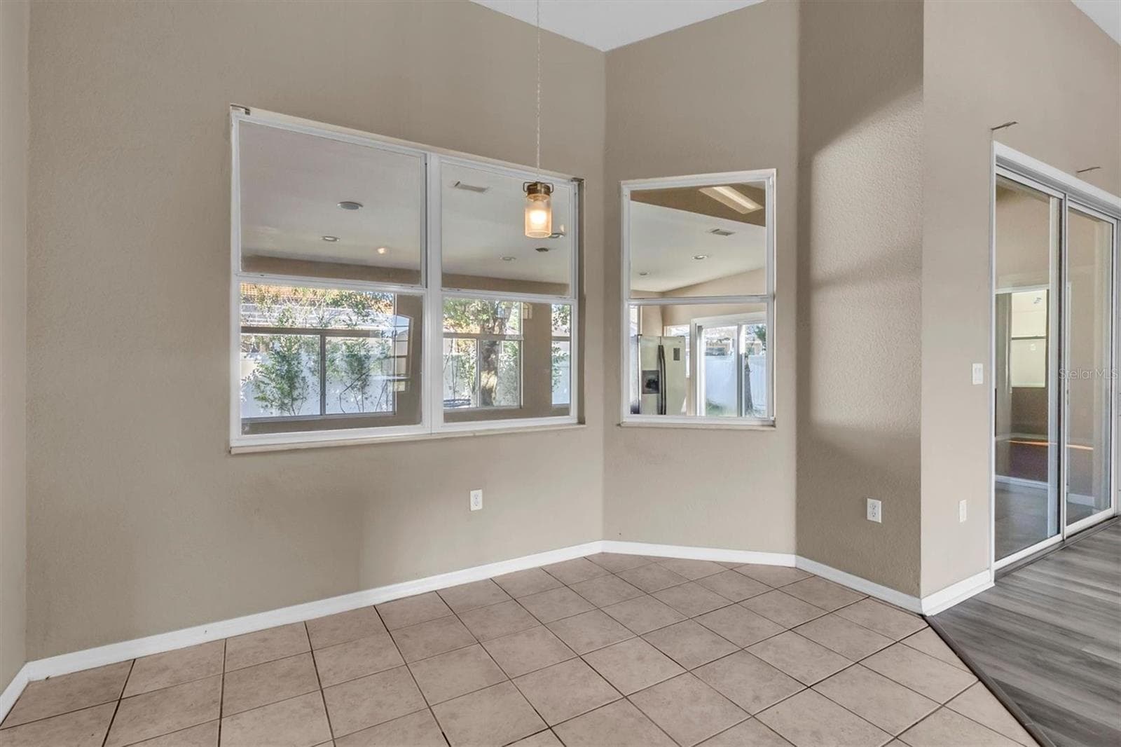 Breakfast nook - 15433 SONORA DR, BROOKSVILLE