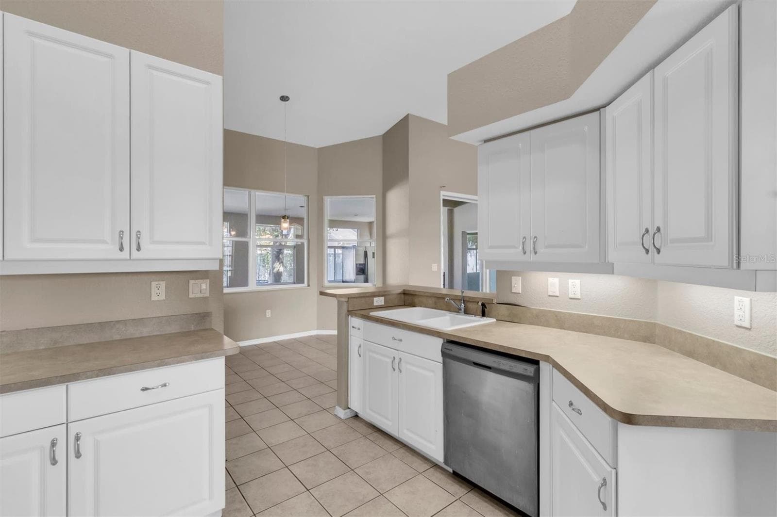 Kitchen - 15433 SONORA DR, BROOKSVILLE