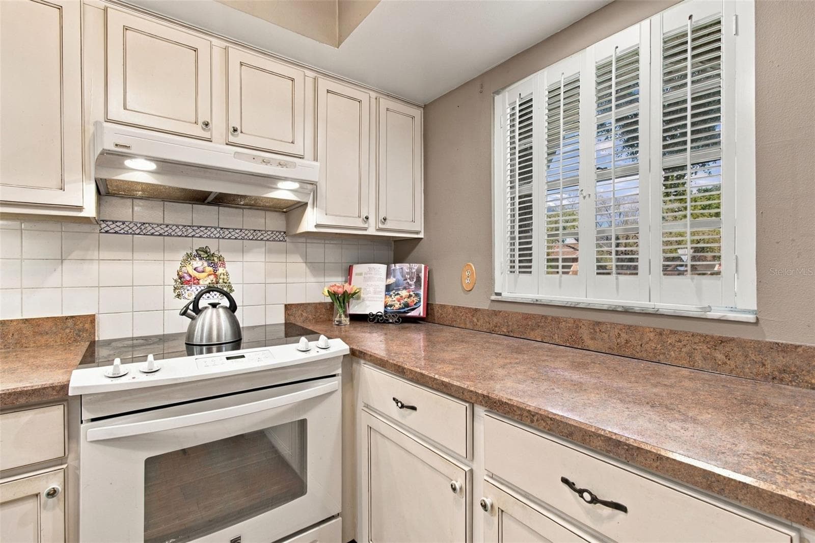 Villa at 13020 LEVERINGTON ST, TAMPA, photo 7 of 44