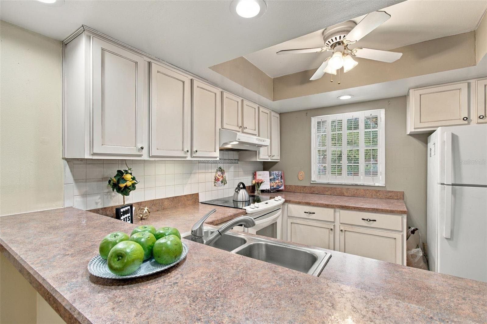 Villa at 13020 LEVERINGTON ST, TAMPA, photo 8 of 44