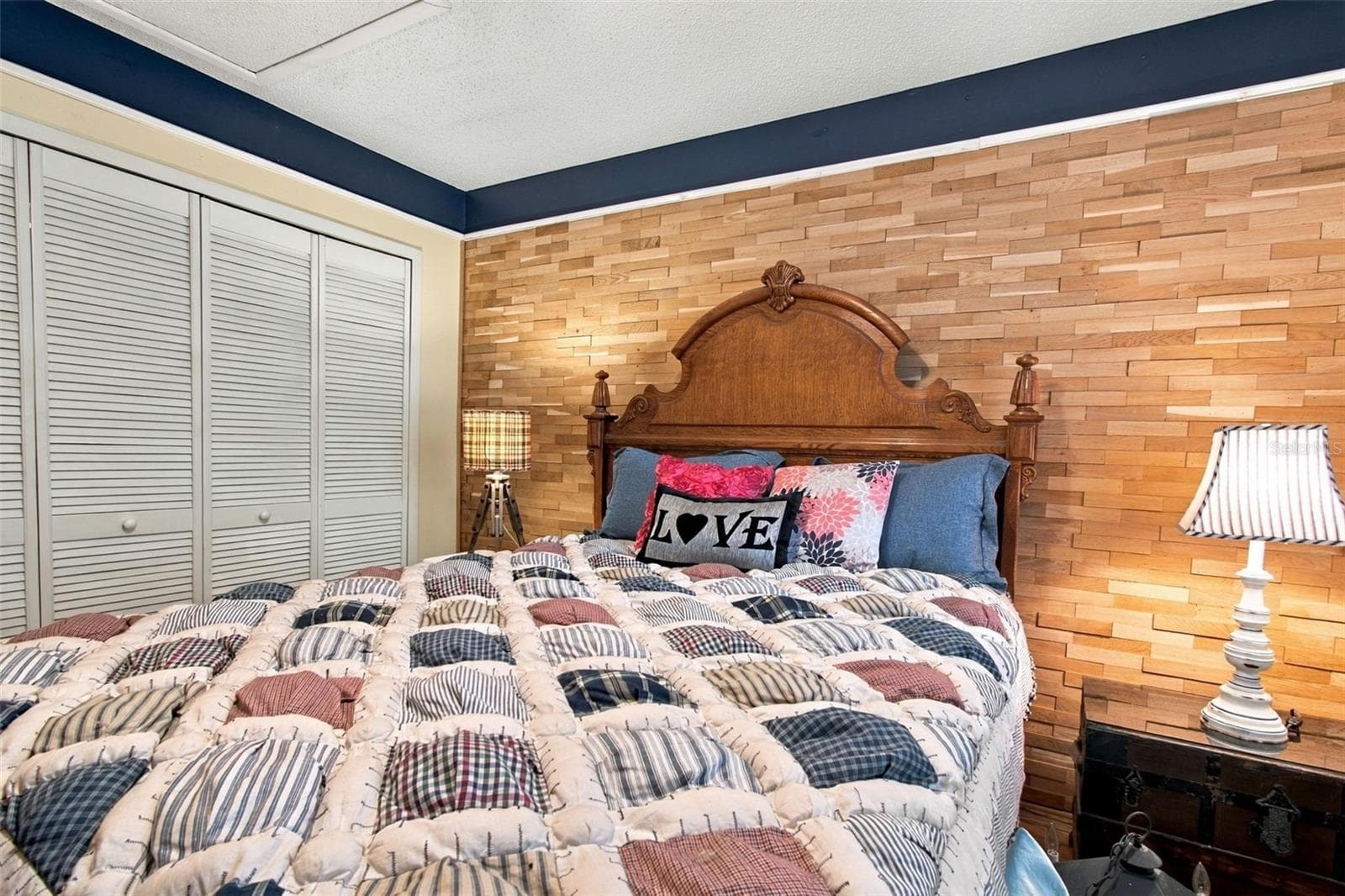 You will love the details in this bedroom. - 13020 LEVERINGTON ST, TAMPA