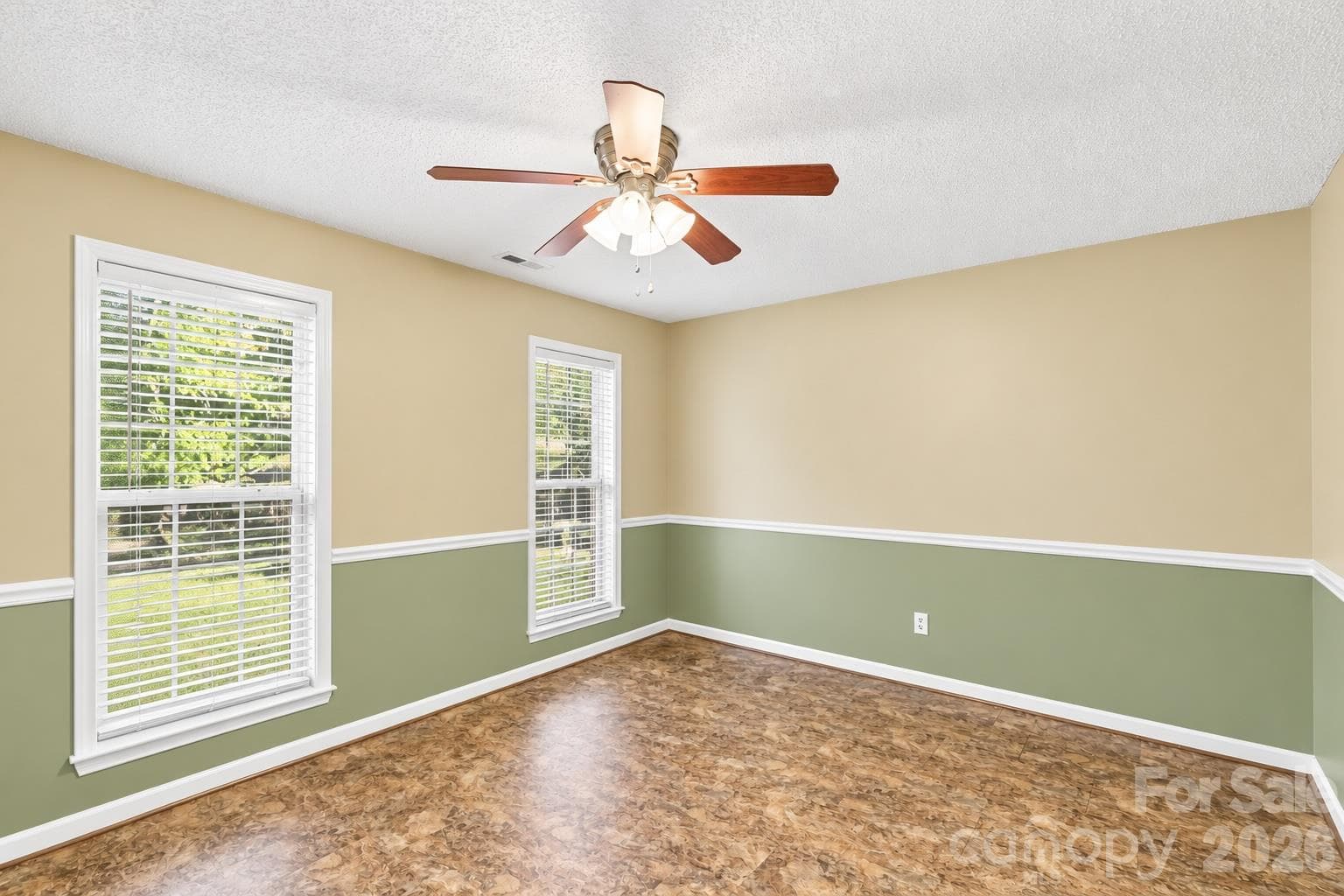 Single Family Residence at 10008 Wild Dogwood Court, Charlotte, photo 10 of 20