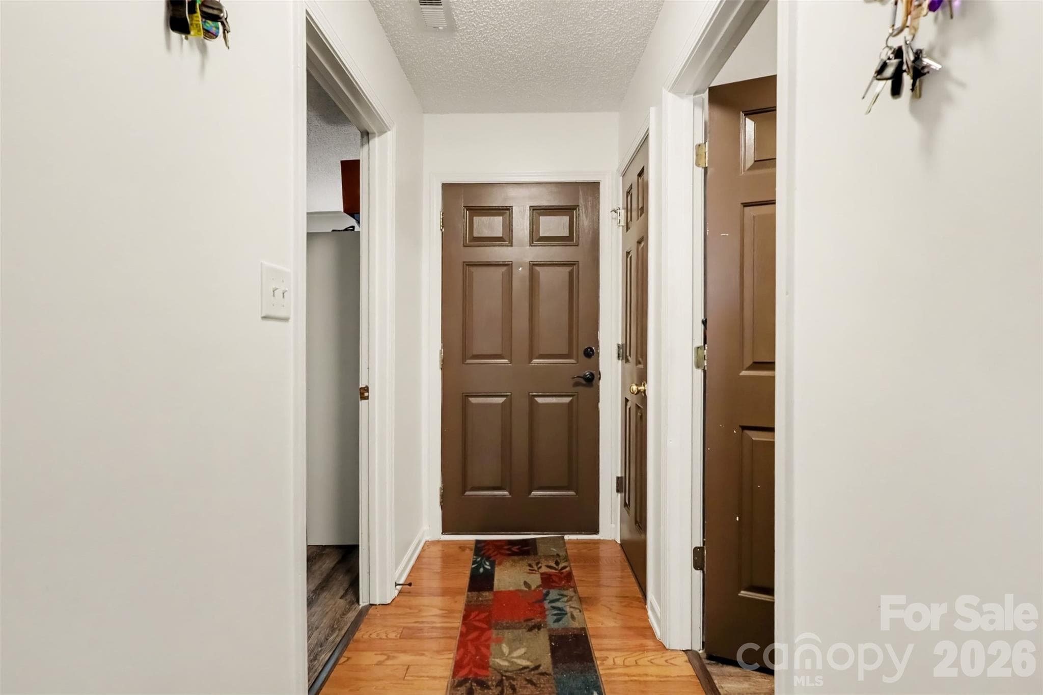 Single Family Residence at 6950 Silver Garden Lane, Charlotte, photo 5 of 34