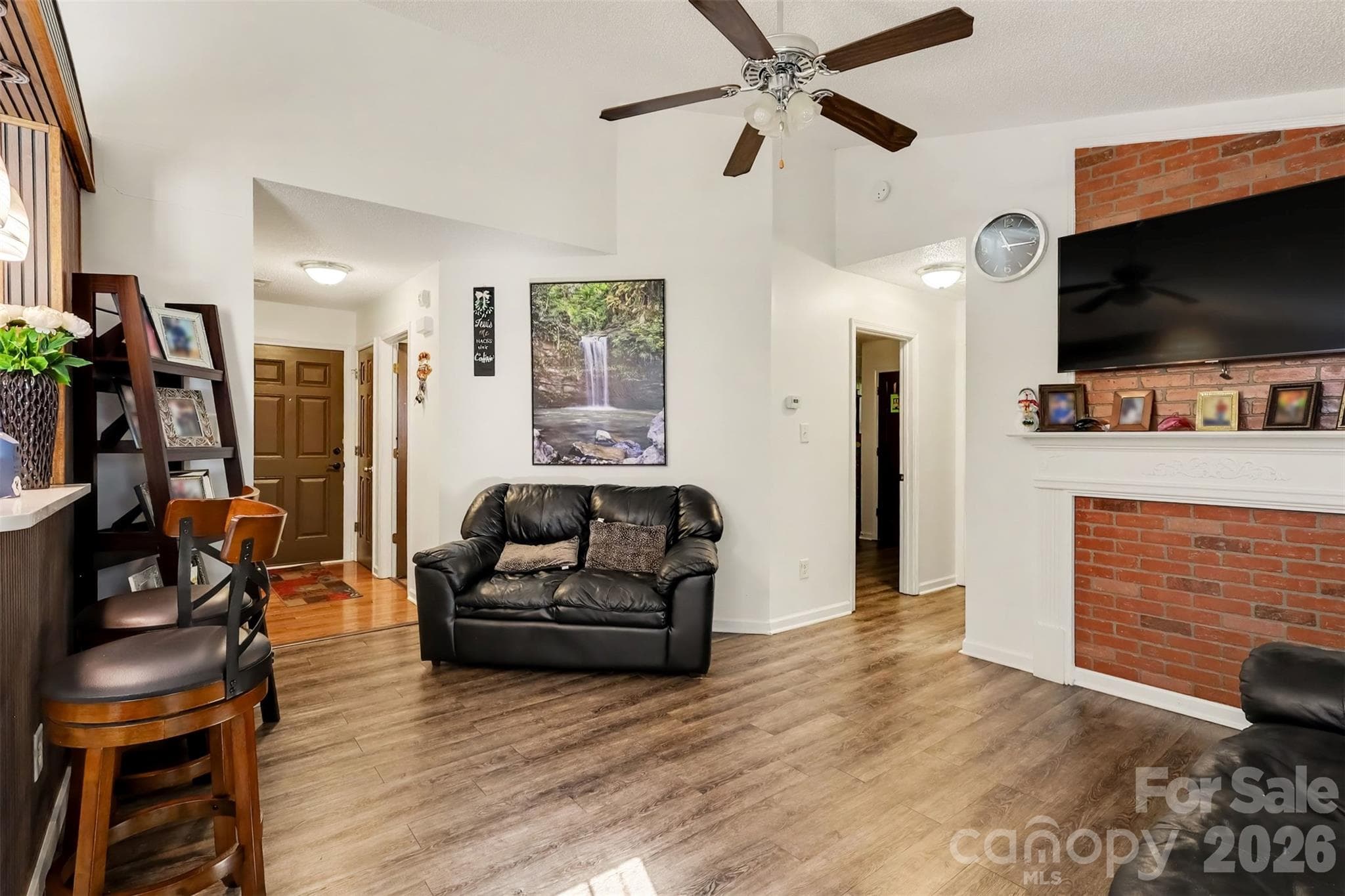 Single Family Residence at 6950 Silver Garden Lane, Charlotte, photo 9 of 34