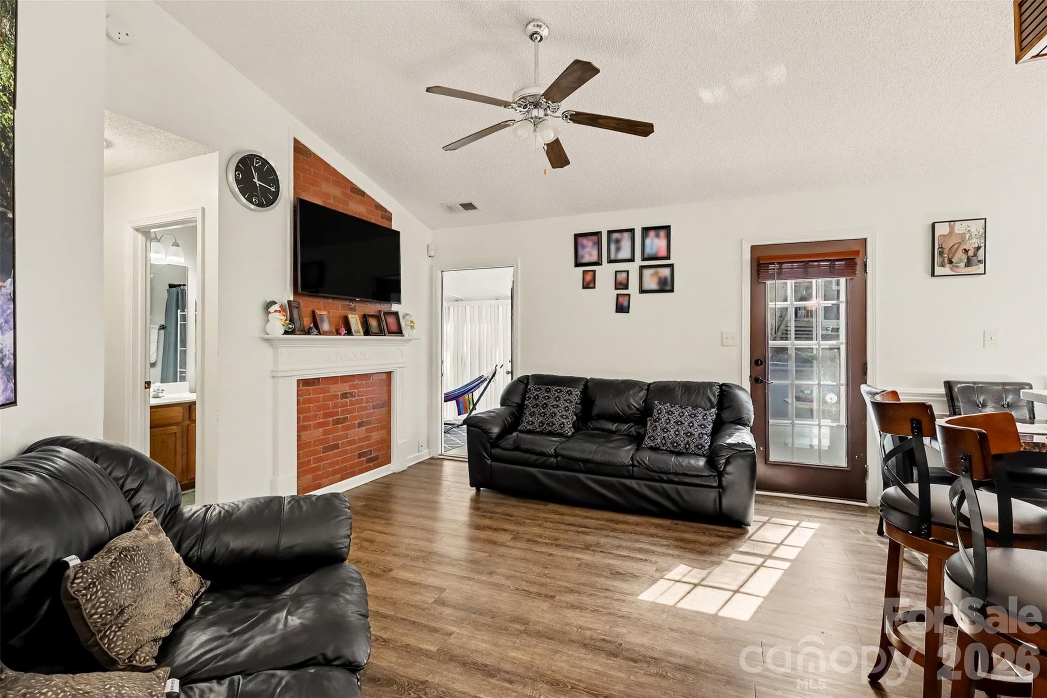 Single Family Residence at 6950 Silver Garden Lane, Charlotte, photo 10 of 34